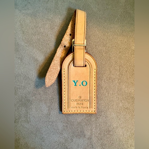 Louis Vuitton luggage tags; purchased at auction in USA. Read ad for details. - Picture 5 of 8